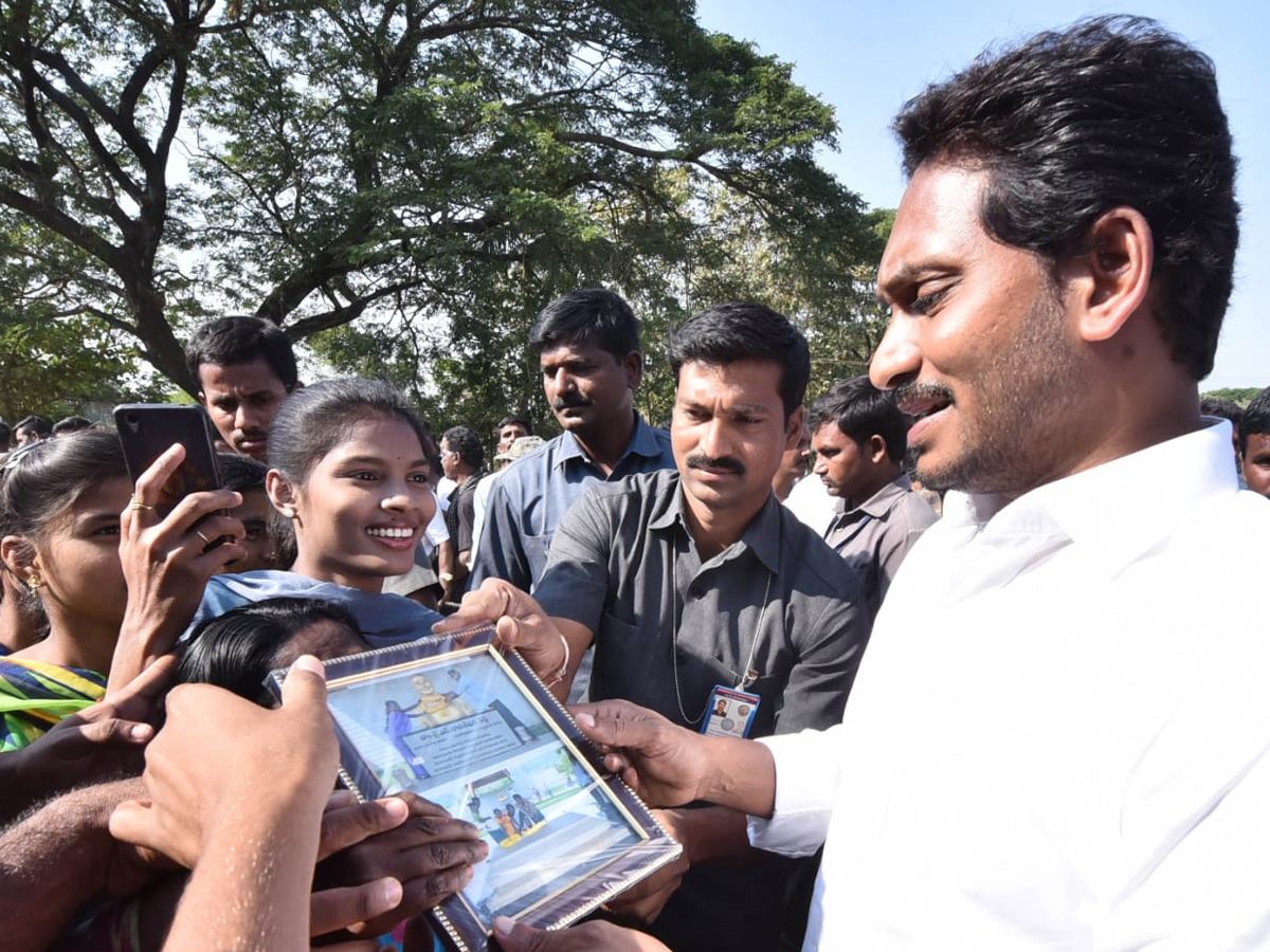 YS Jagan PrajaSankalpaYatra Day 304th Photo Gallery - Sakshi16