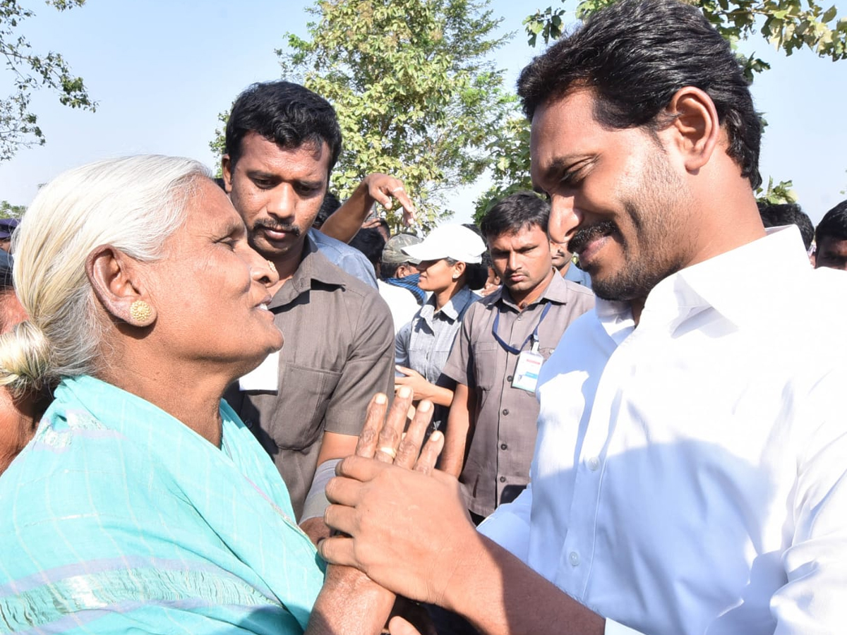 YS Jagan PrajaSankalpaYatra Day 304th Photo Gallery - Sakshi18