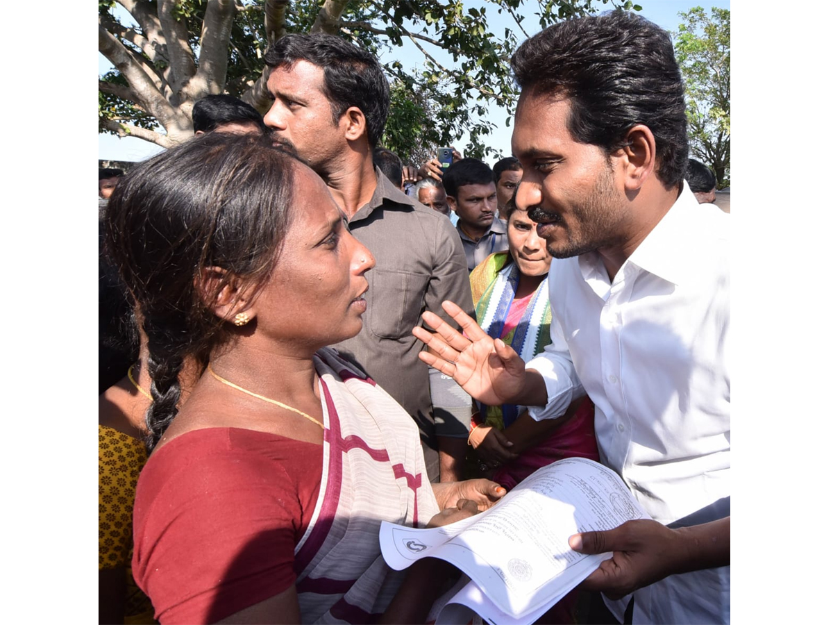 YS Jagan PrajaSankalpaYatra Day 304th Photo Gallery - Sakshi19