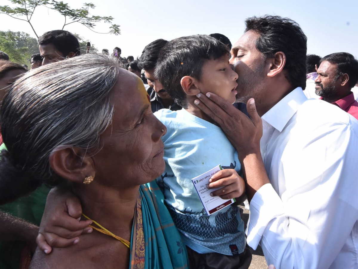 YS Jagan PrajaSankalpaYatra Day 304th Photo Gallery - Sakshi20