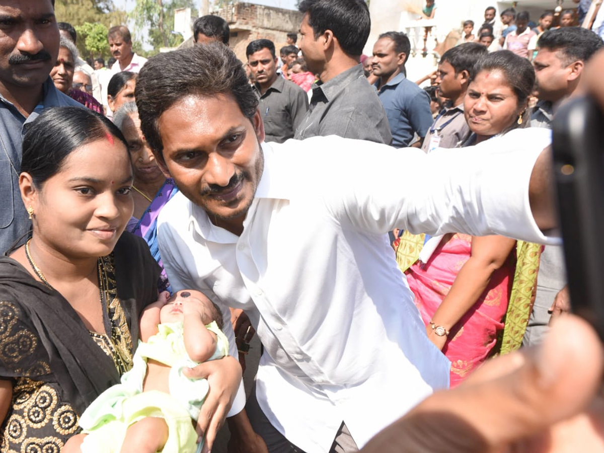 YS Jagan PrajaSankalpaYatra Day 304th Photo Gallery - Sakshi21