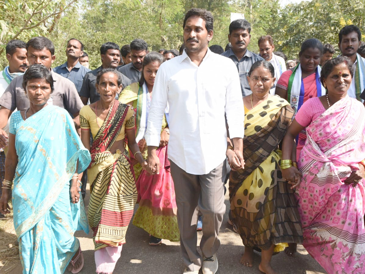 YS Jagan PrajaSankalpaYatra Day 304th Photo Gallery - Sakshi34