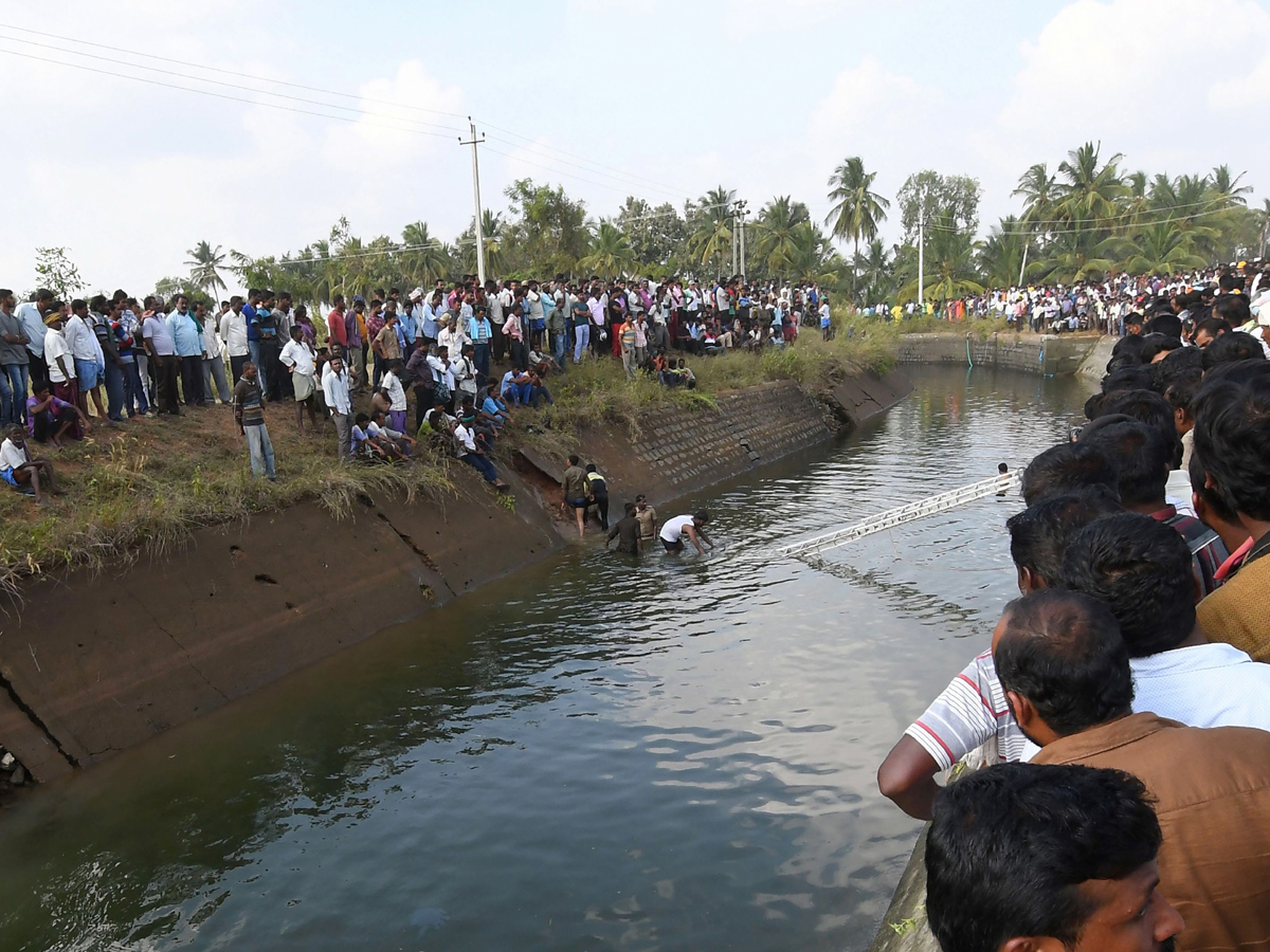 Bus Falls Into Canal in Karnataka Photo Gallery - Sakshi11