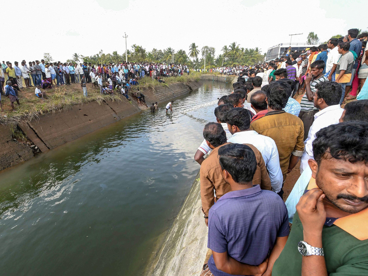 Bus Falls Into Canal in Karnataka Photo Gallery - Sakshi2