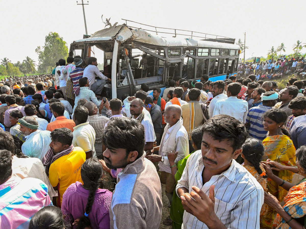 Bus Falls Into Canal in Karnataka Photo Gallery - Sakshi3