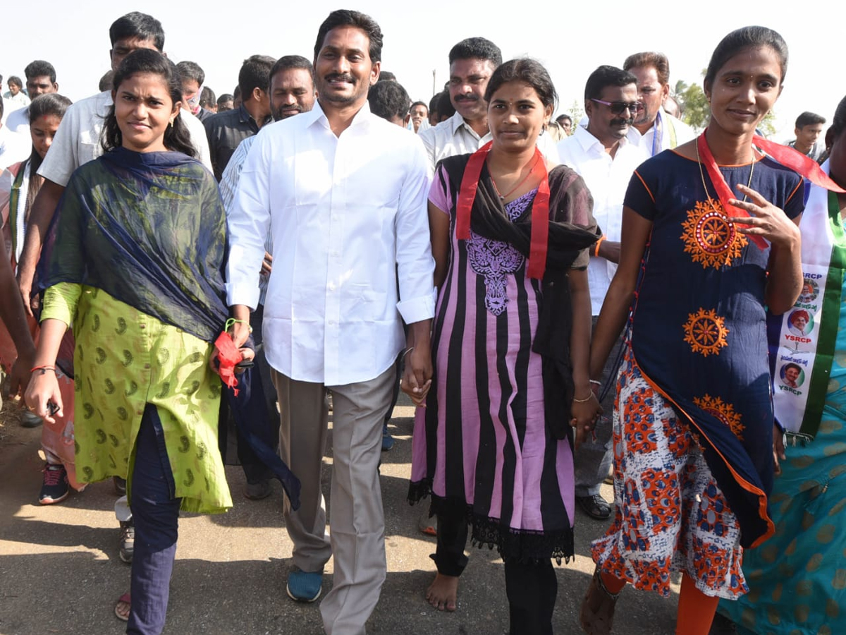 YS Jagan PrajaSankalpaYatra Day 305th Photo Gallery - Sakshi1