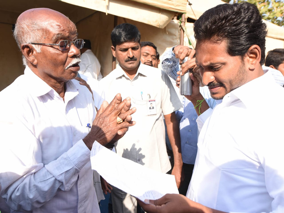 YS Jagan PrajaSankalpaYatra Day 305th Photo Gallery - Sakshi11