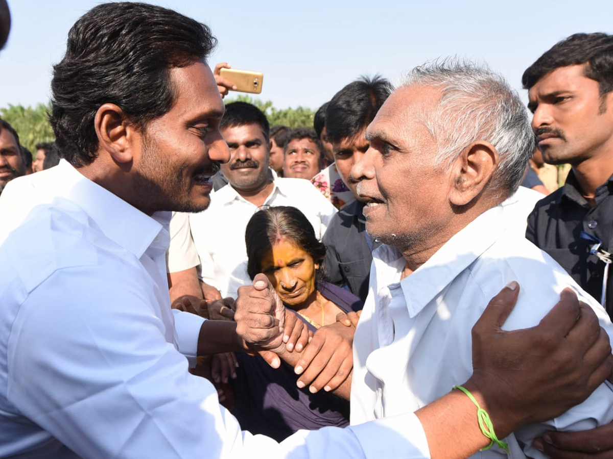 YS Jagan PrajaSankalpaYatra Day 305th Photo Gallery - Sakshi8