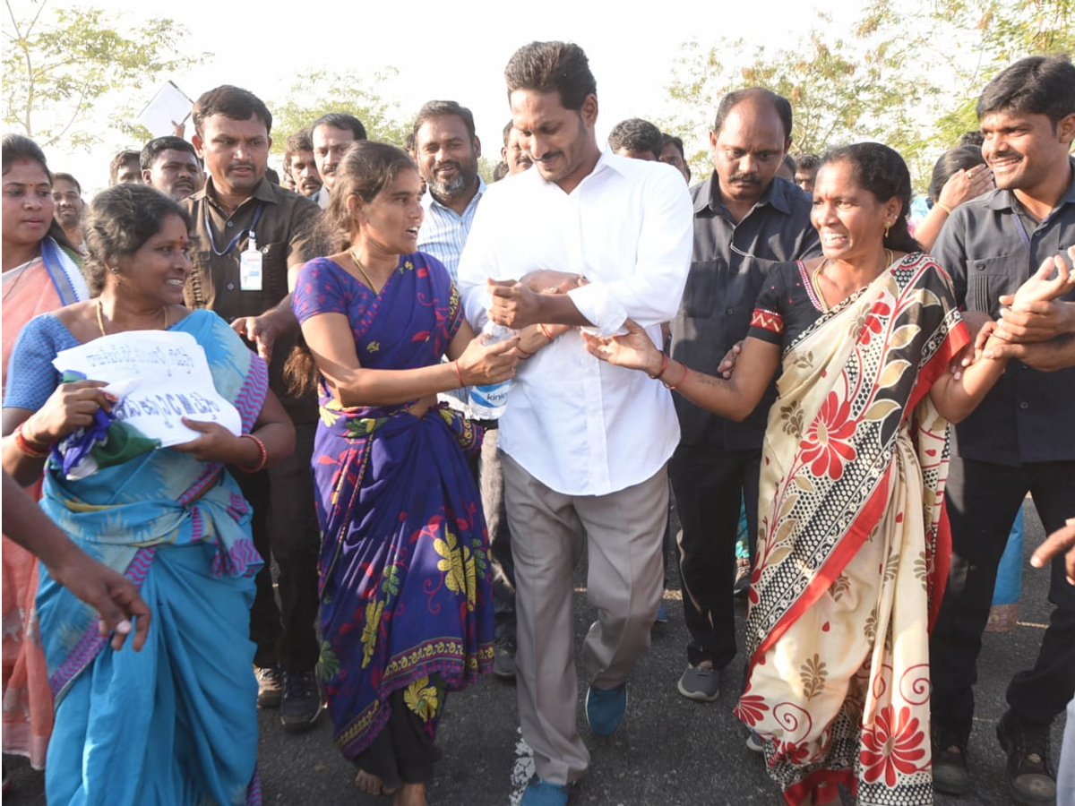 YS Jagan PrajaSankalpaYatra Day 305th Photo Gallery - Sakshi20