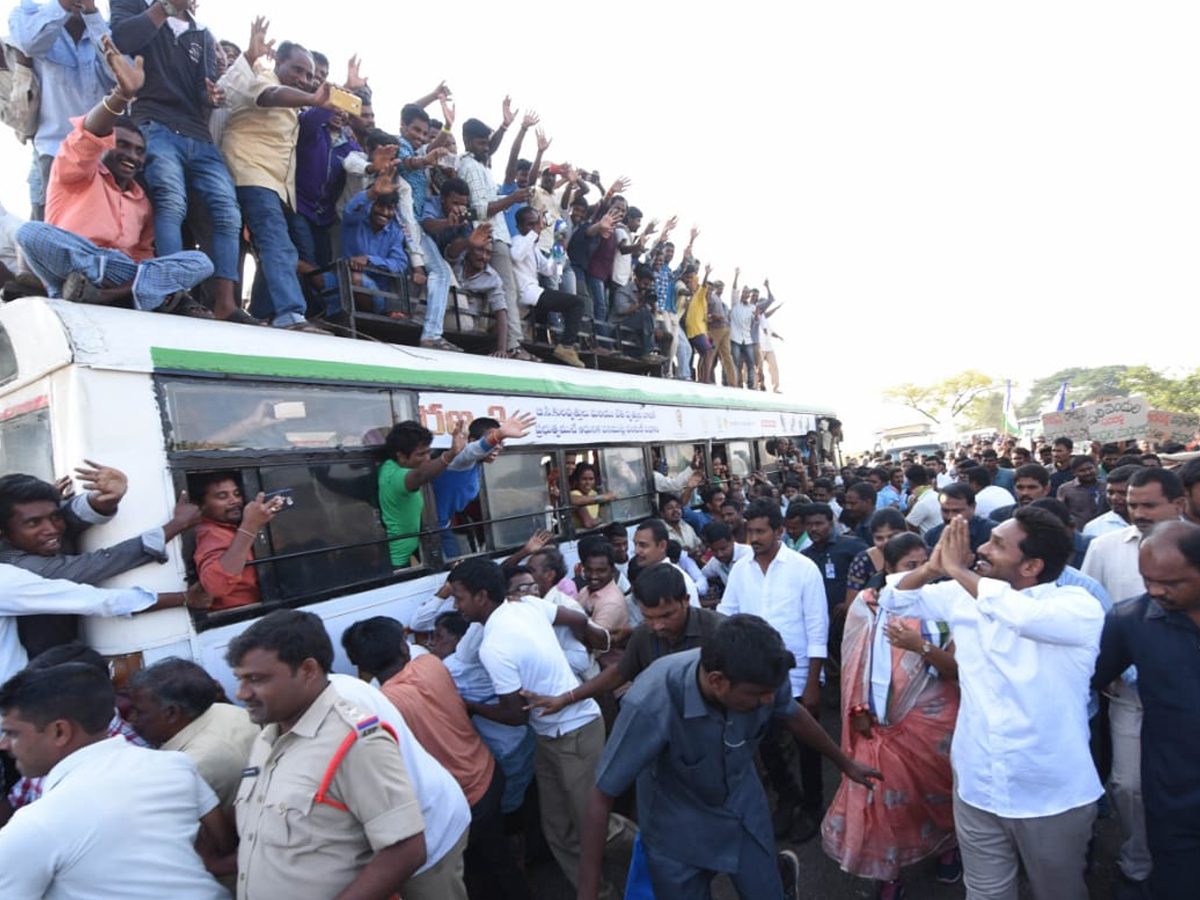 YS Jagan PrajaSankalpaYatra Day 305th Photo Gallery - Sakshi21