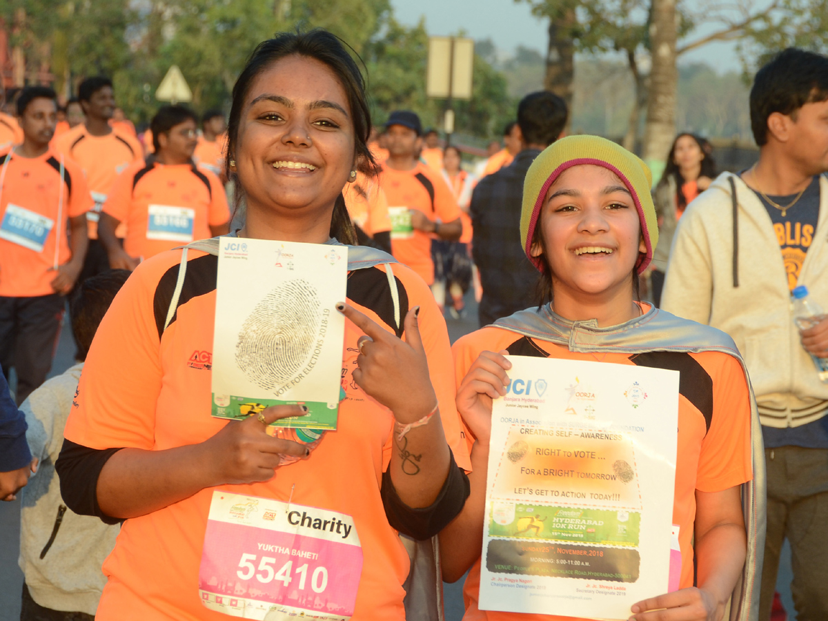 Hyderabad 10k run - Sakshi10