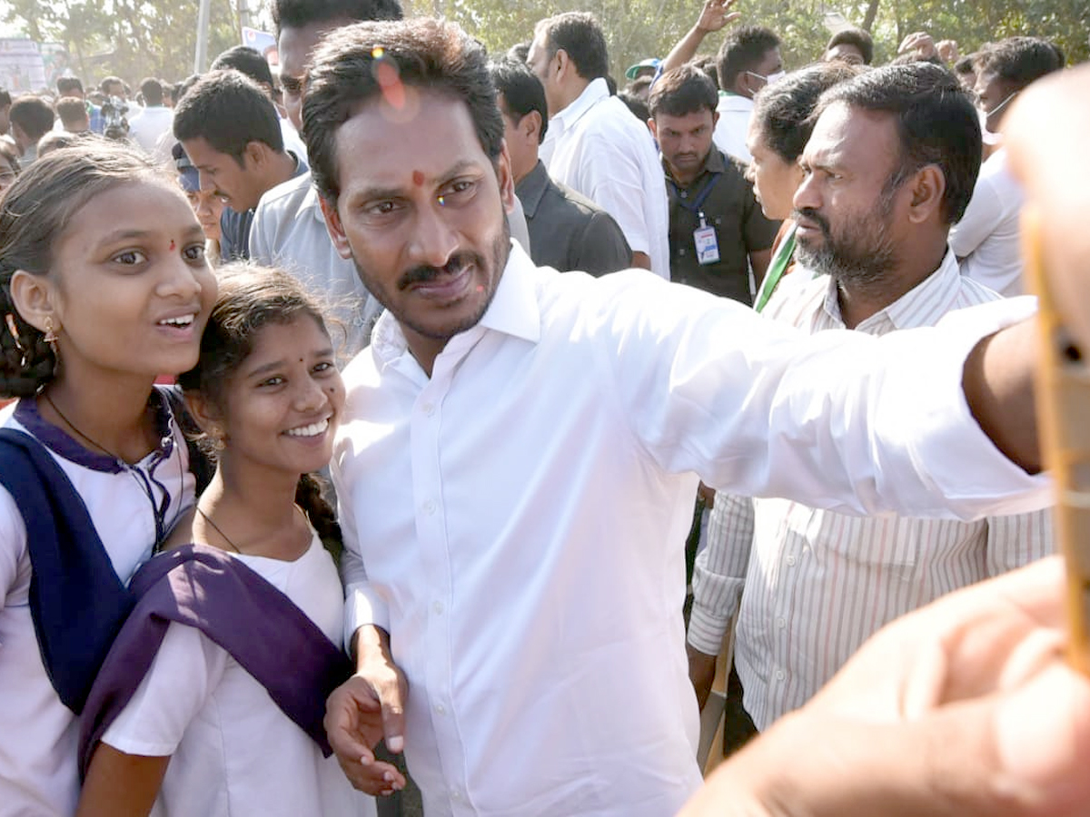 YS Jagan PrajaSankalpaYatra Day 306th Photo Gallery - Sakshi3