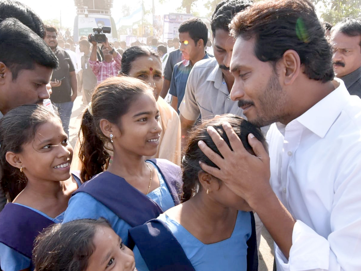 YS Jagan PrajaSankalpaYatra Day 306th Photo Gallery - Sakshi13