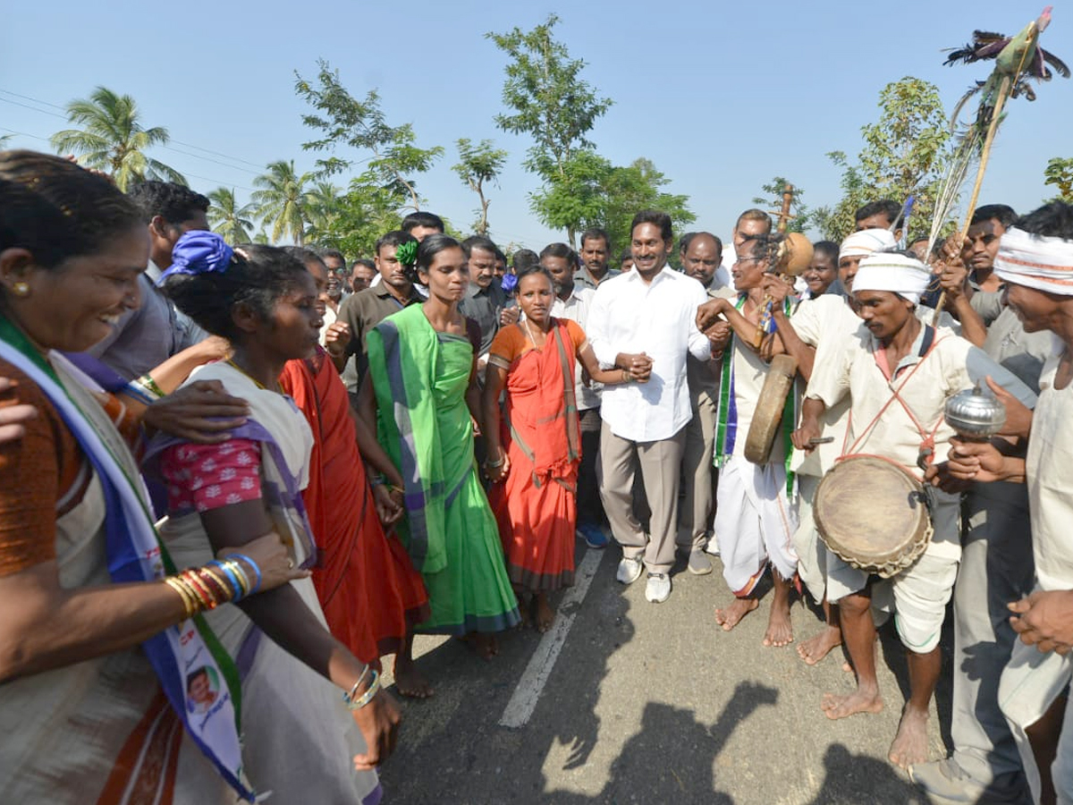 YS Jagan PrajaSankalpaYatra Day 306th Photo Gallery - Sakshi22