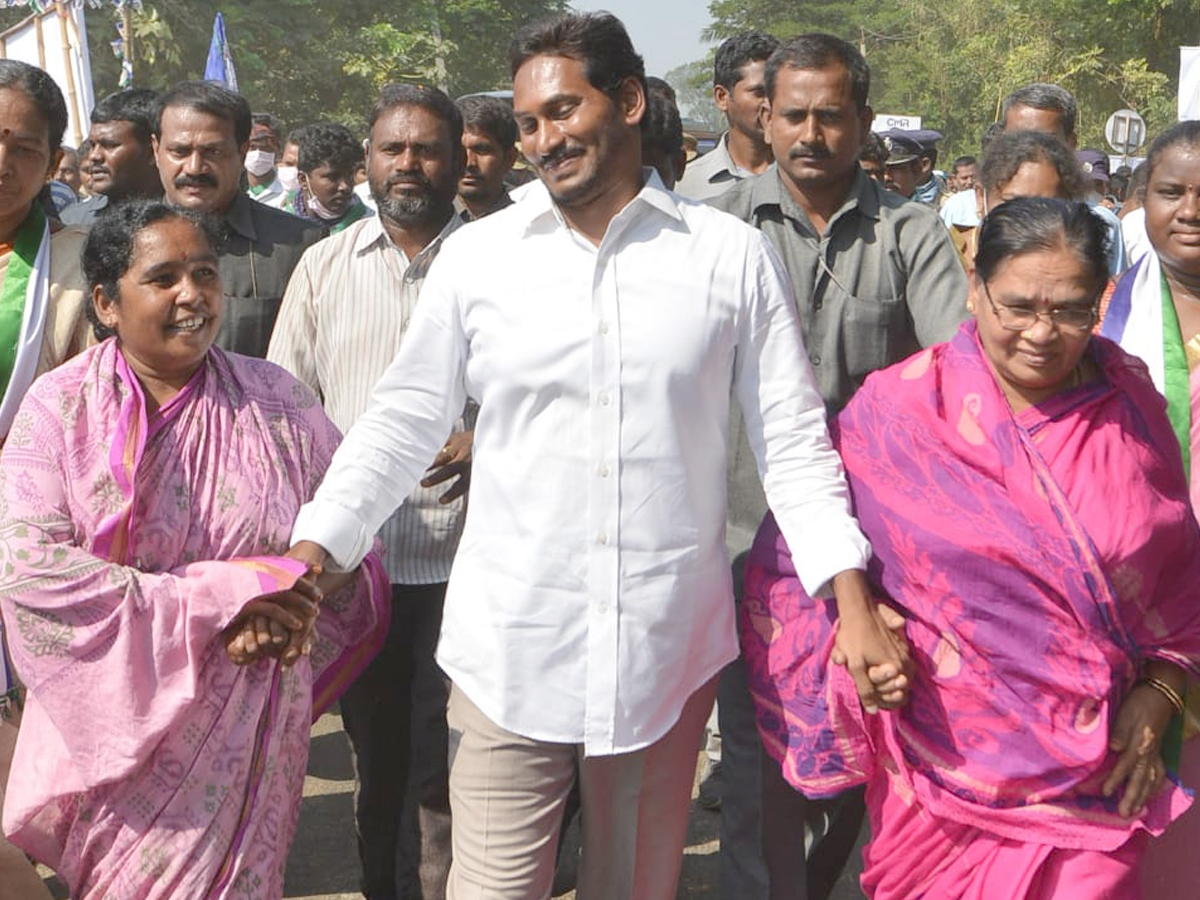 YS Jagan PrajaSankalpaYatra Day 306th Photo Gallery - Sakshi27