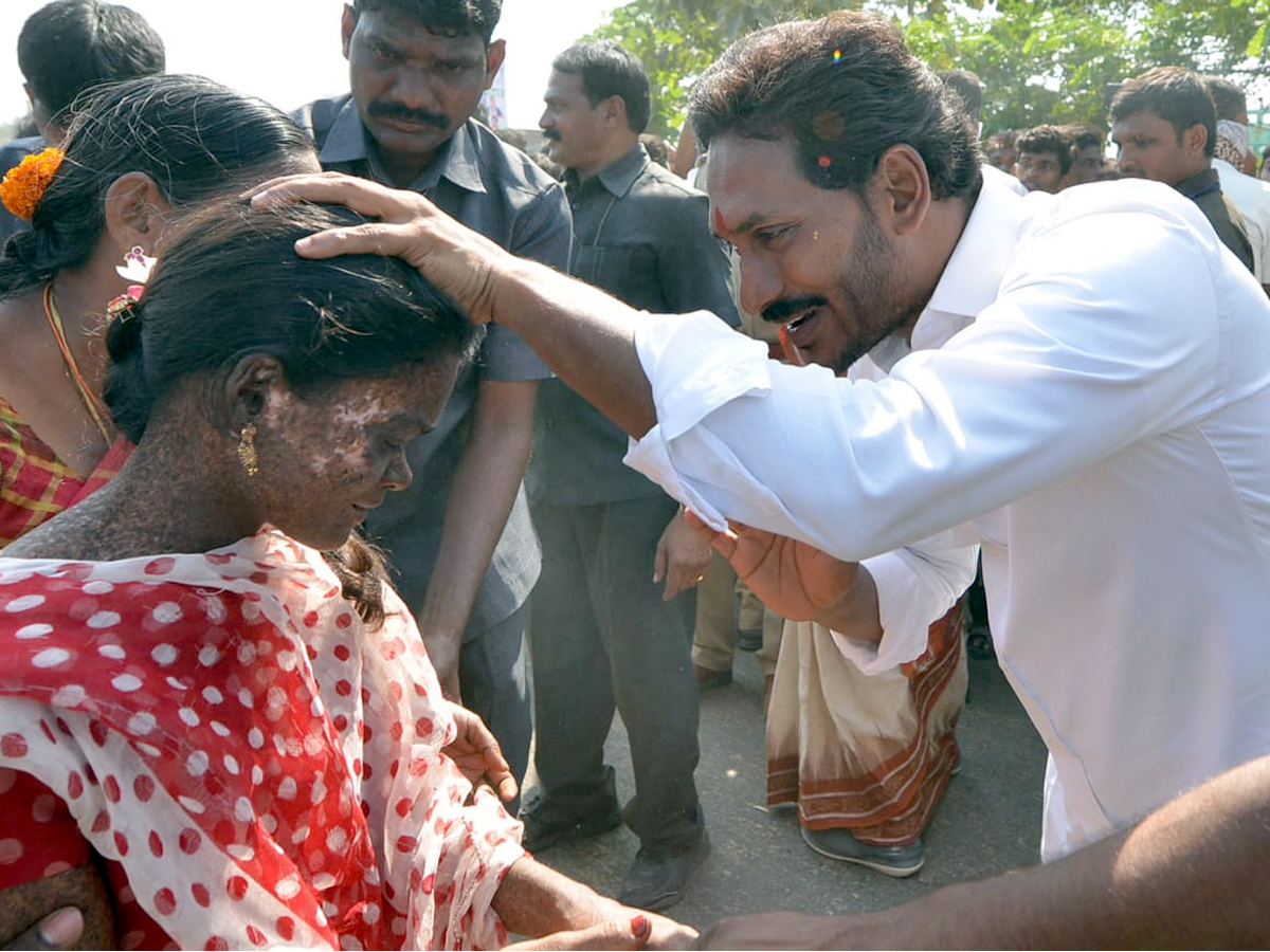 YS Jagan PrajaSankalpaYatra Day 306th Photo Gallery - Sakshi30