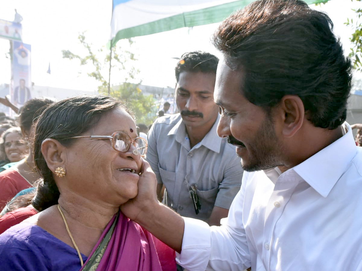 YS Jagan PrajaSankalpaYatra Day 306th Photo Gallery - Sakshi8