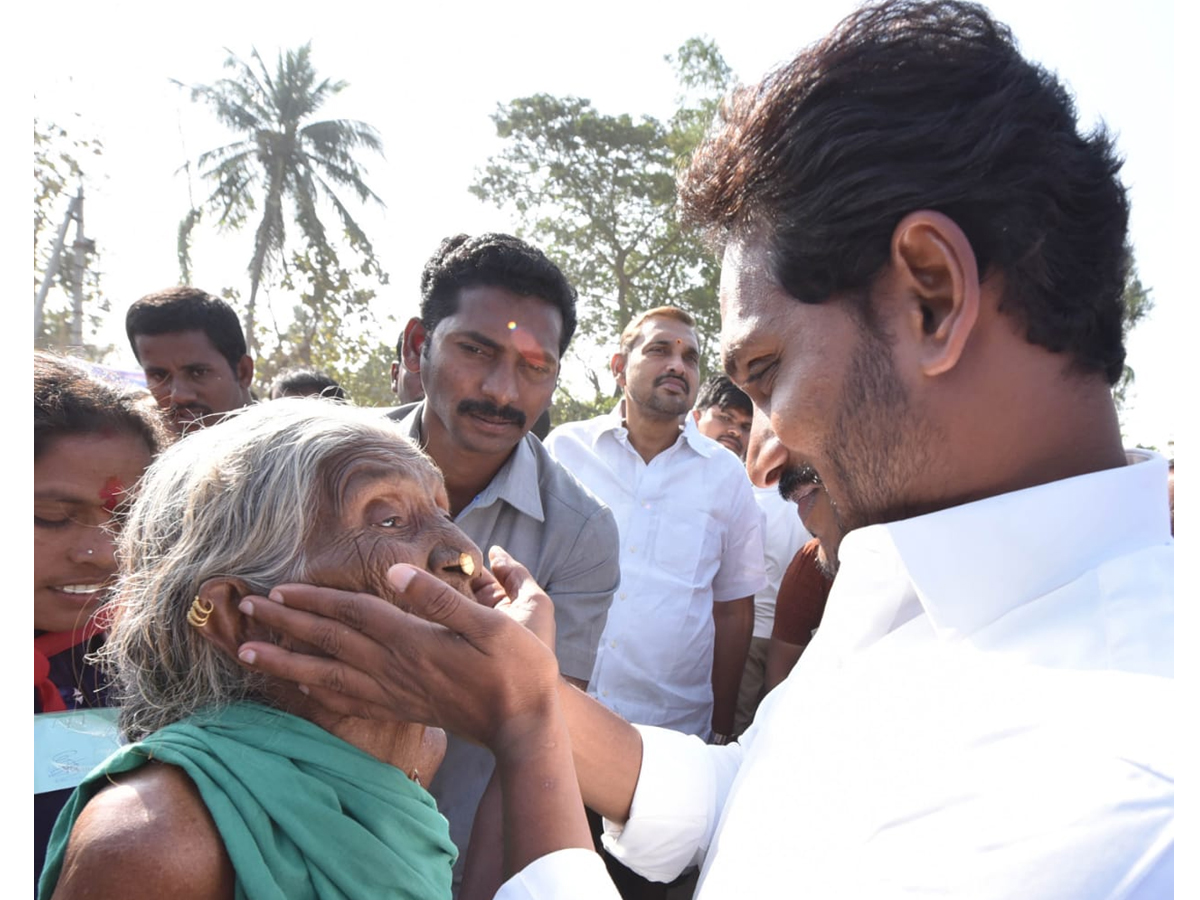 YS Jagan PrajaSankalpaYatra Day 306th Photo Gallery - Sakshi11