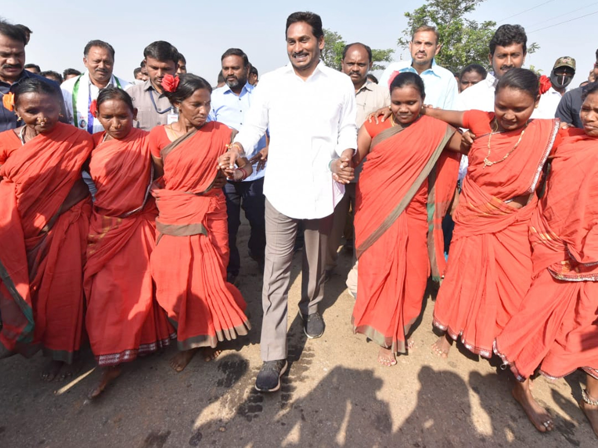  YS Jagan PrajaSankalpaYatra Day 307th Photo Gallery - Sakshi11