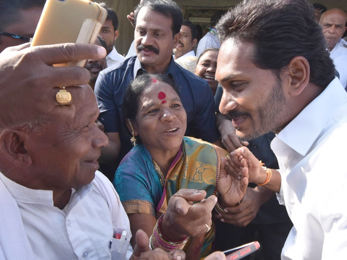  YS Jagan PrajaSankalpaYatra Day 307th Photo Gallery - Sakshi17