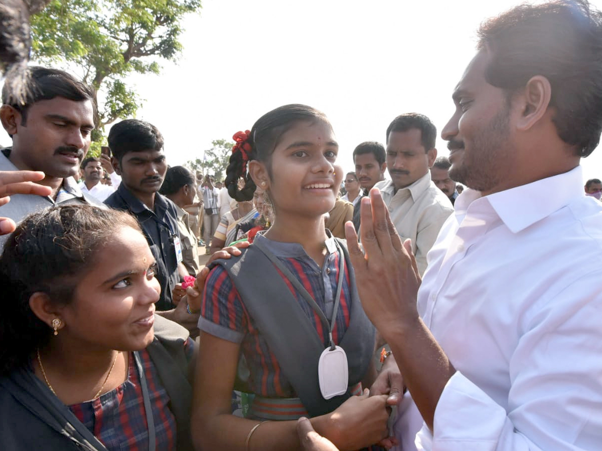  YS Jagan PrajaSankalpaYatra Day 307th Photo Gallery - Sakshi1