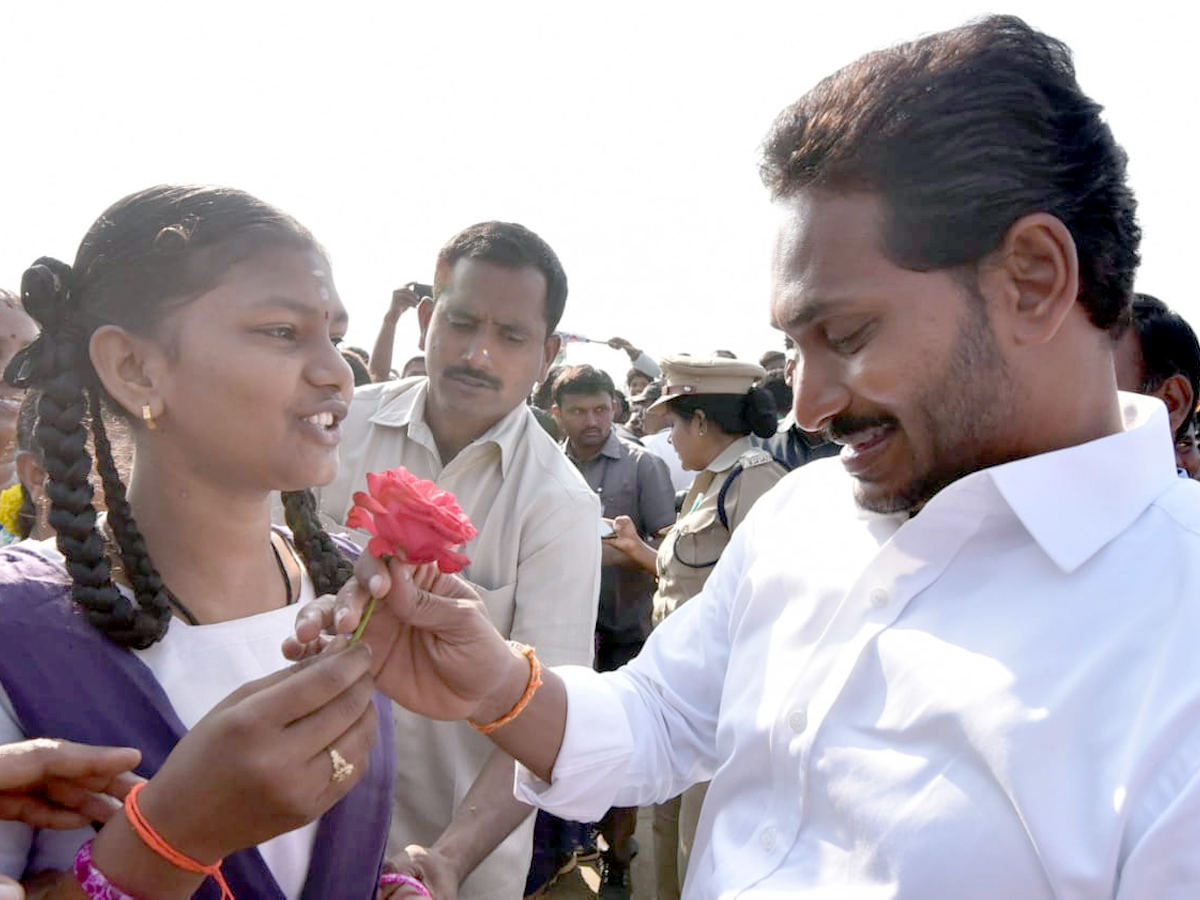  YS Jagan PrajaSankalpaYatra Day 307th Photo Gallery - Sakshi9