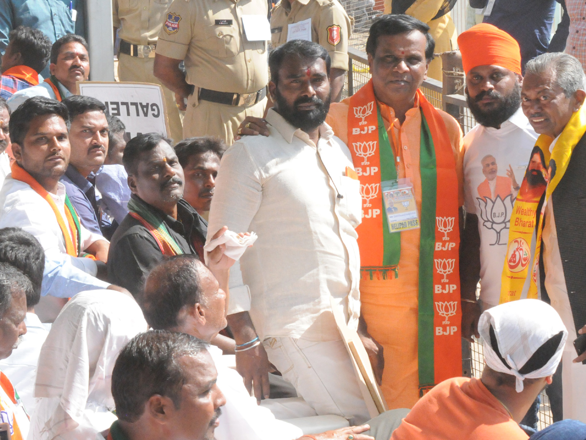 pm Narendra modi addresses public meeting in nizamabad and mahabubnagar photo Gallery  - Sakshi3