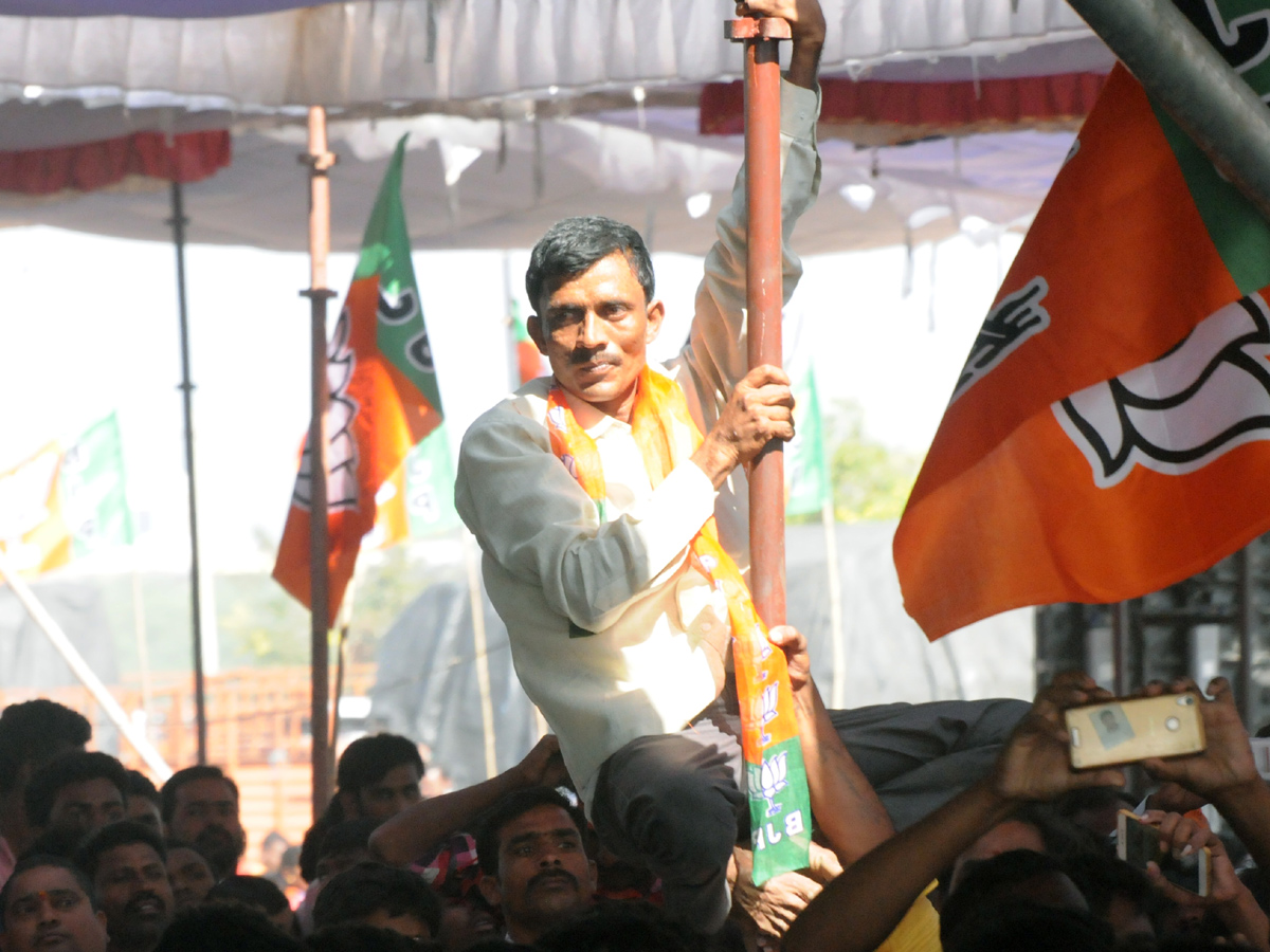 pm Narendra modi addresses public meeting in nizamabad and mahabubnagar photo Gallery  - Sakshi6