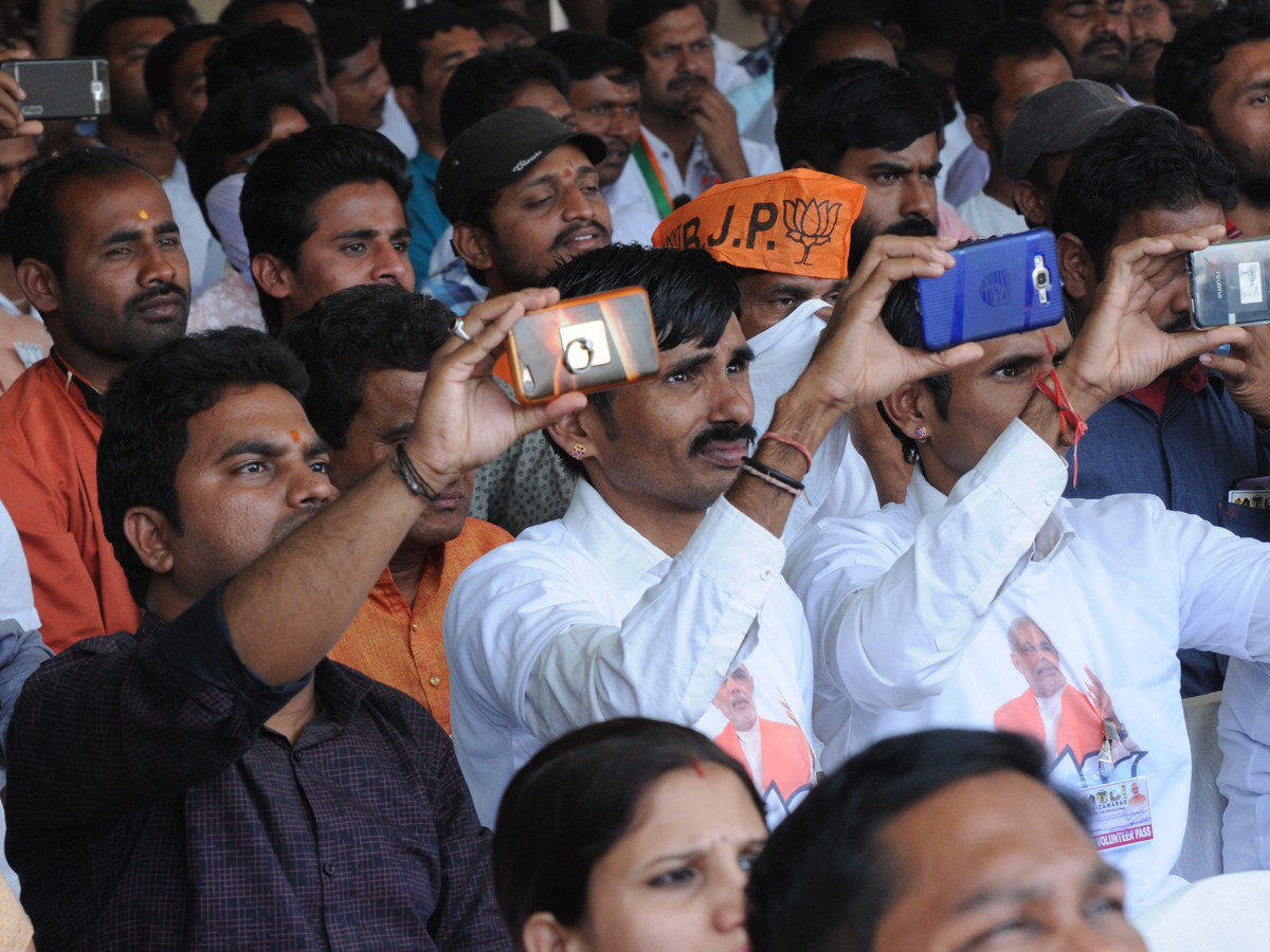 pm Narendra modi addresses public meeting in nizamabad and mahabubnagar photo Gallery  - Sakshi7