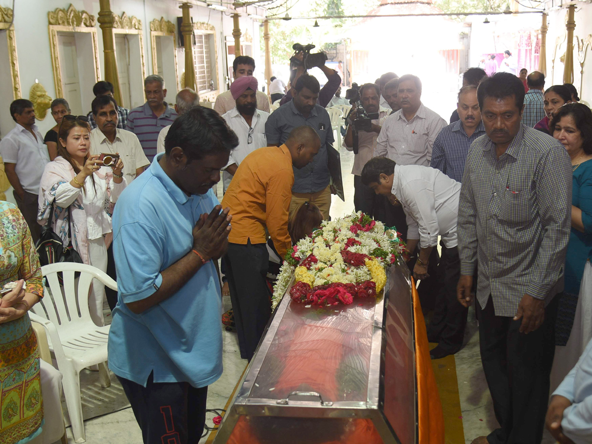 Bala Sai Baba passes away in Hyderabad Photo Gallery - Sakshi13