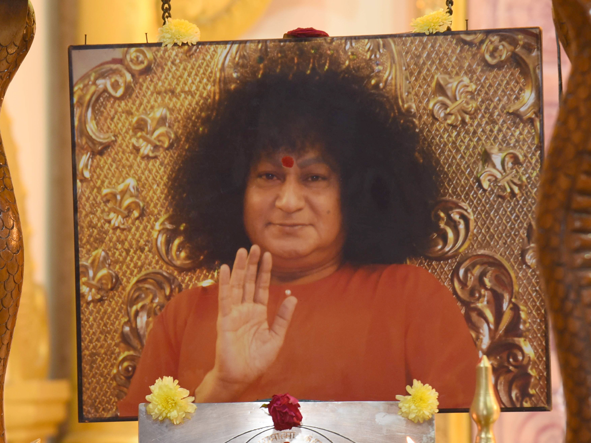 Bala Sai Baba passes away in Hyderabad Photo Gallery - Sakshi17