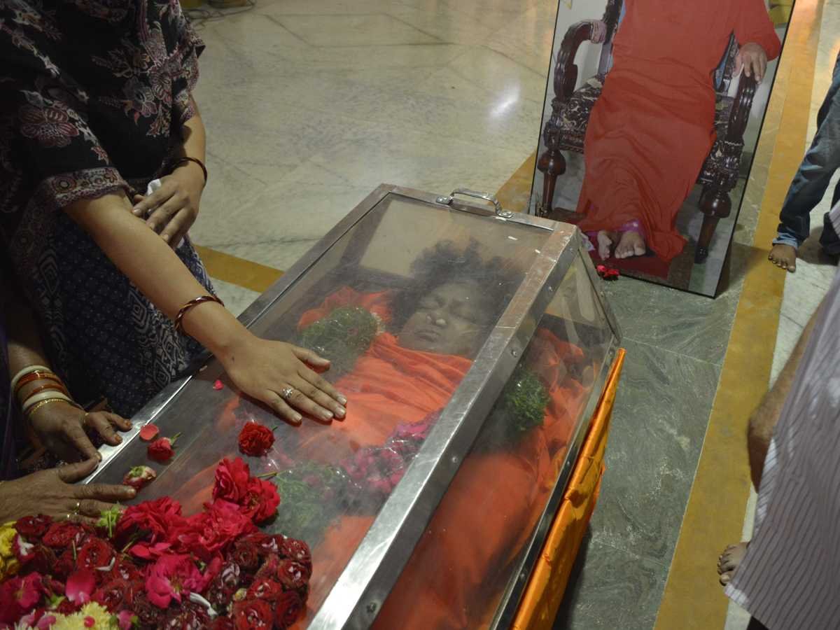 Bala Sai Baba passes away in Hyderabad Photo Gallery - Sakshi5