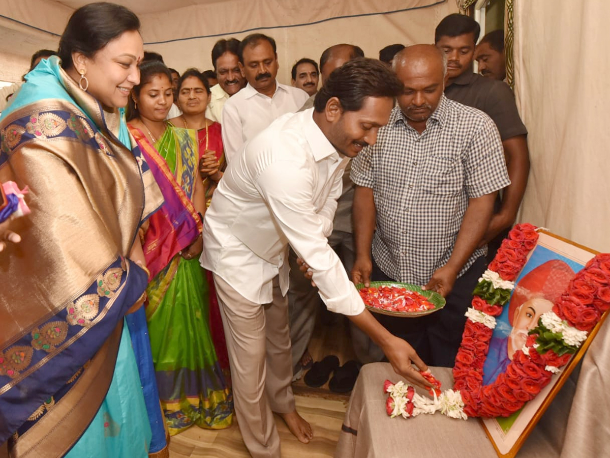 YS Jagan PrajaSankalpaYatra Day 308th Photo Gallery - Sakshi2