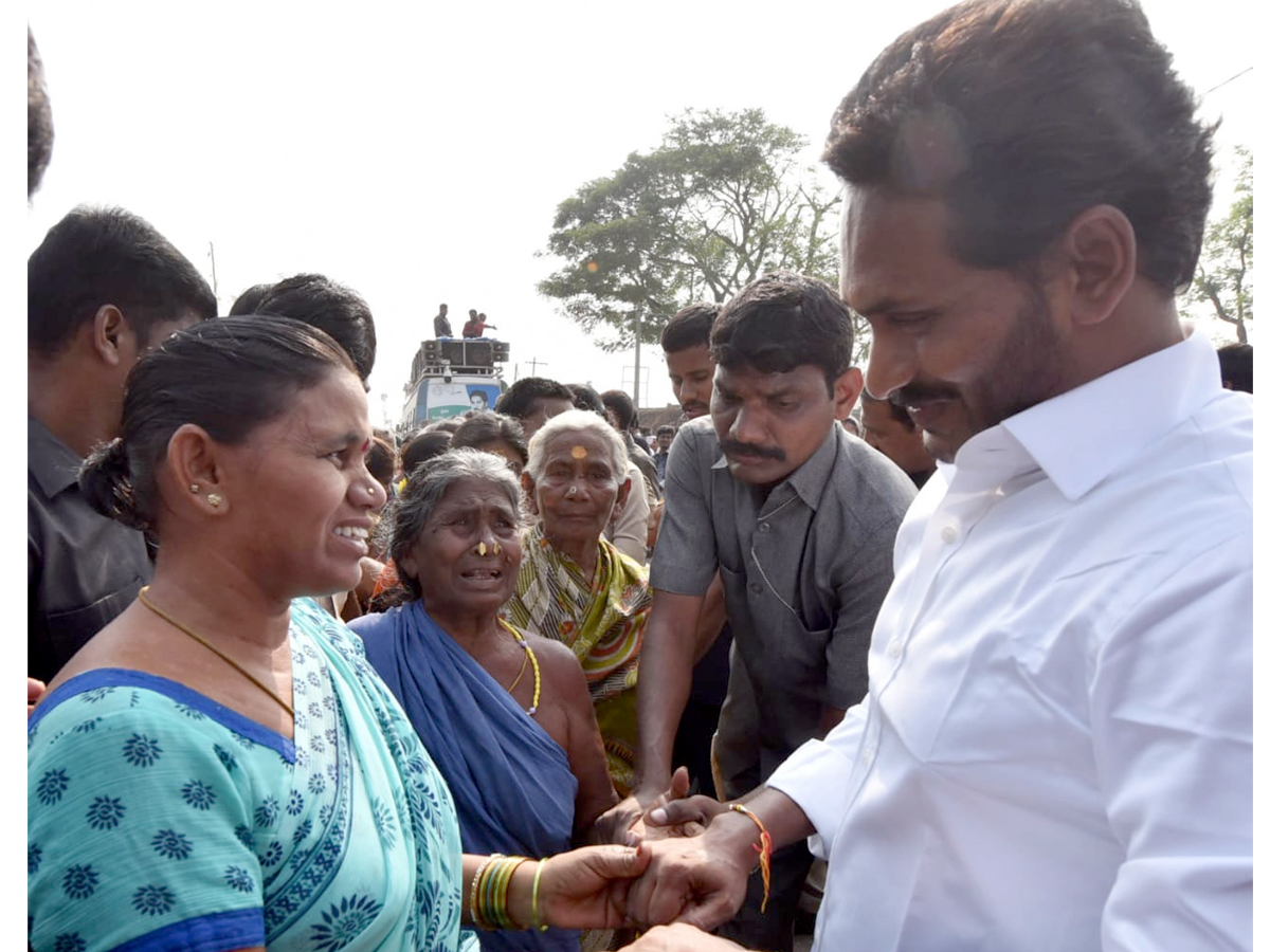 YS Jagan PrajaSankalpaYatra Day 308th Photo Gallery - Sakshi4