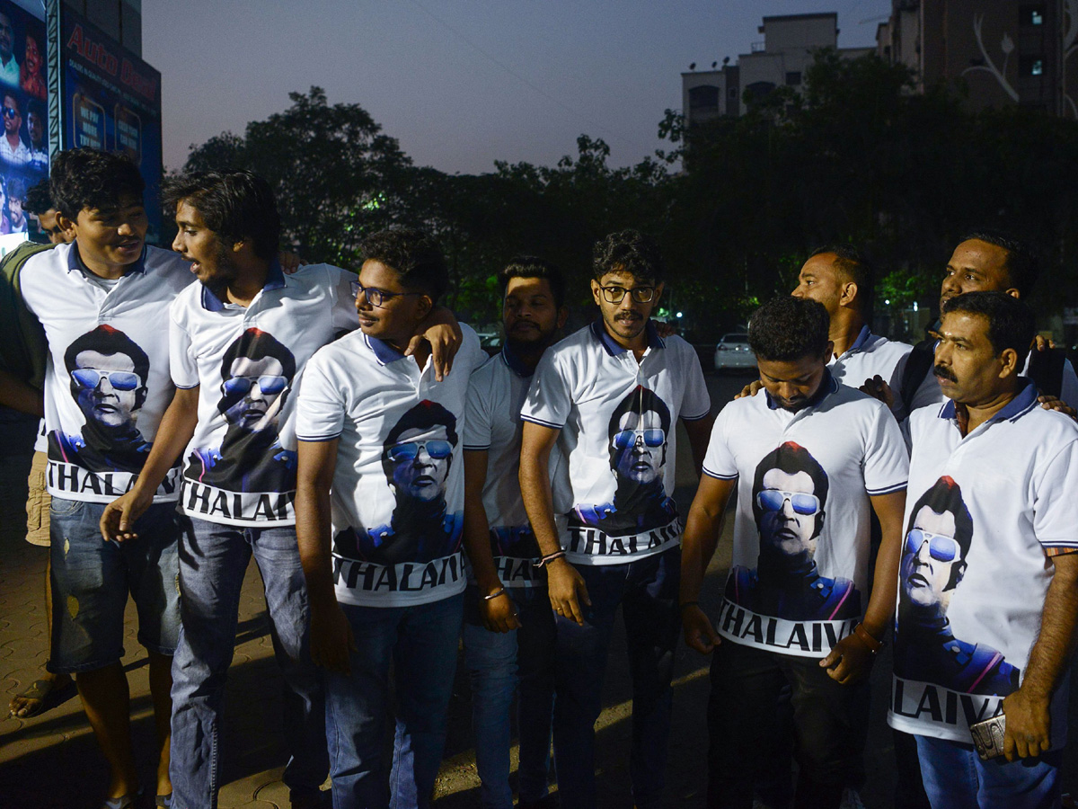 Rajinikanth Fans Celebrate the release of 2.0 Photo Gallery - Sakshi4