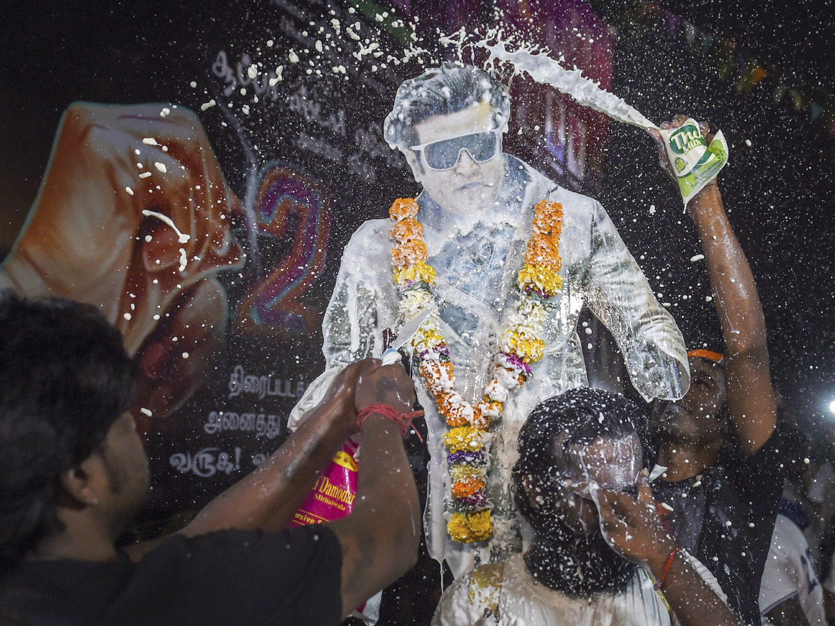 Rajinikanth Fans Celebrate the release of 2.0 Photo Gallery - Sakshi7