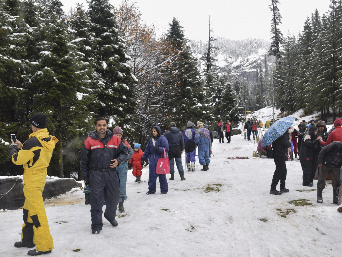 Snow in Jammu Kashmir Photo Gallery - Sakshi15