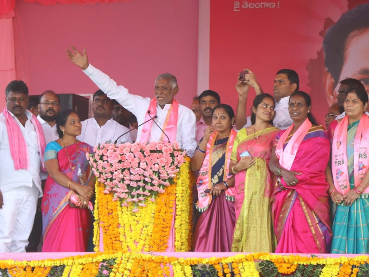 kcr public meeting photo Gallery - Sakshi15