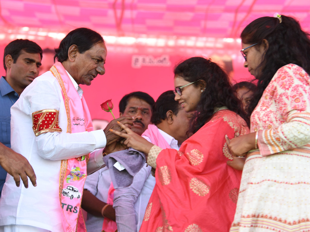 kcr public meeting photo Gallery - Sakshi5