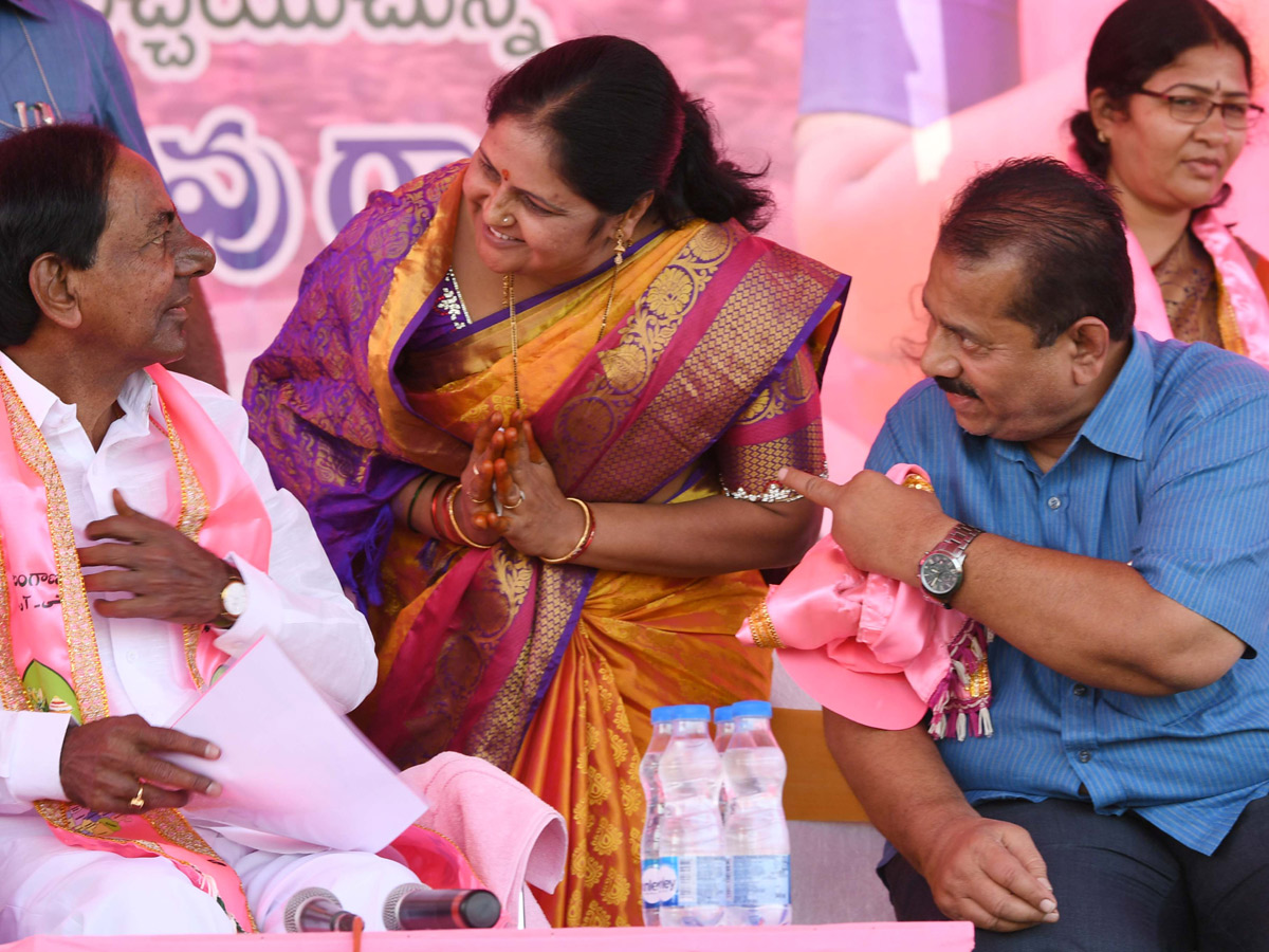 kcr public meeting photo Gallery - Sakshi8