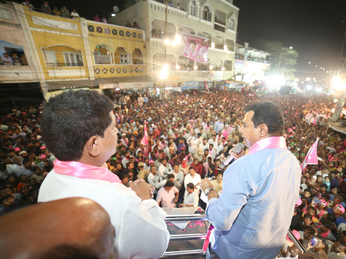 ktr road show in kukatpally photo Gallery - Sakshi4