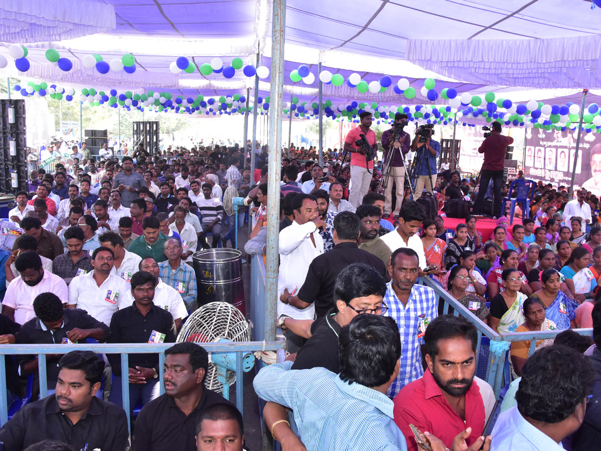 Ysrcp Vanchana Pai Garjana Programme At Kakinada  - Sakshi11