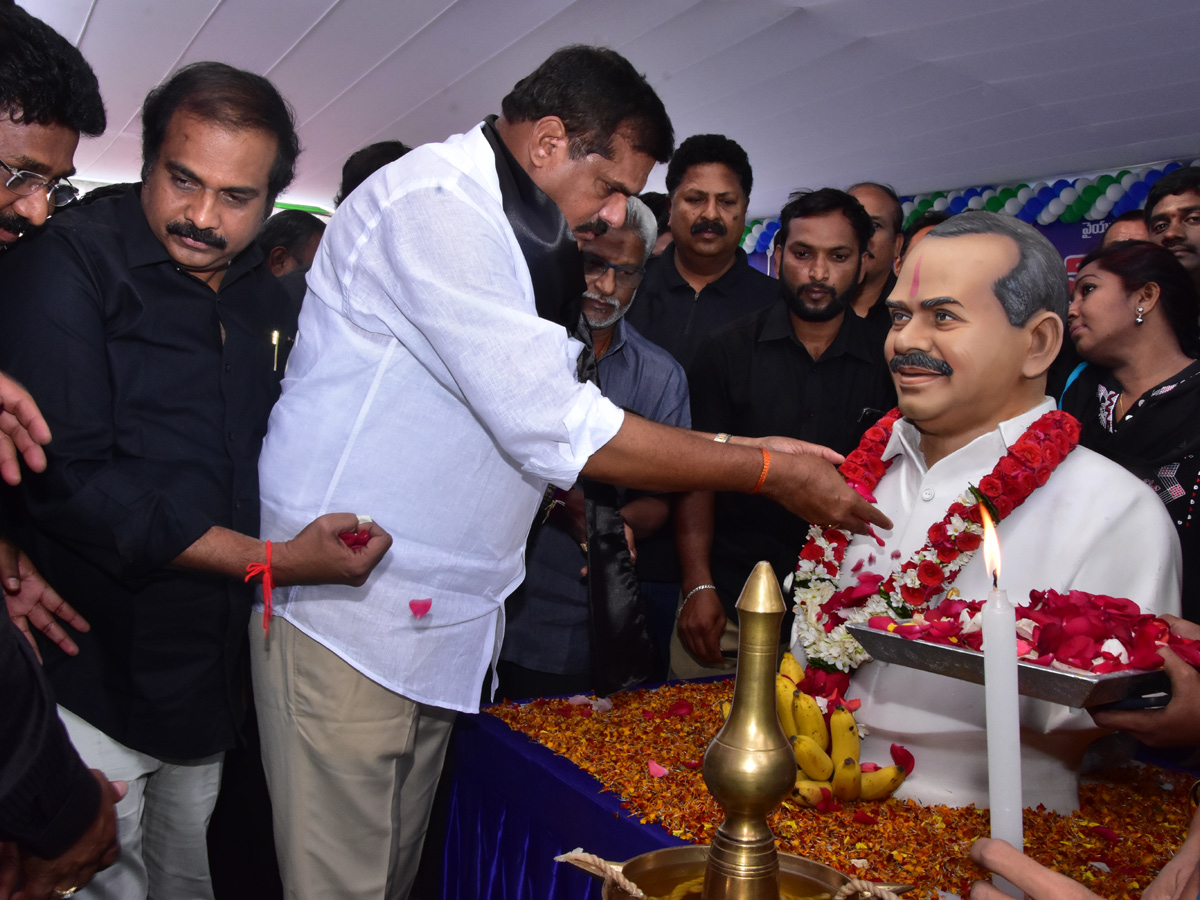 Ysrcp Vanchana Pai Garjana Programme At Kakinada  - Sakshi3