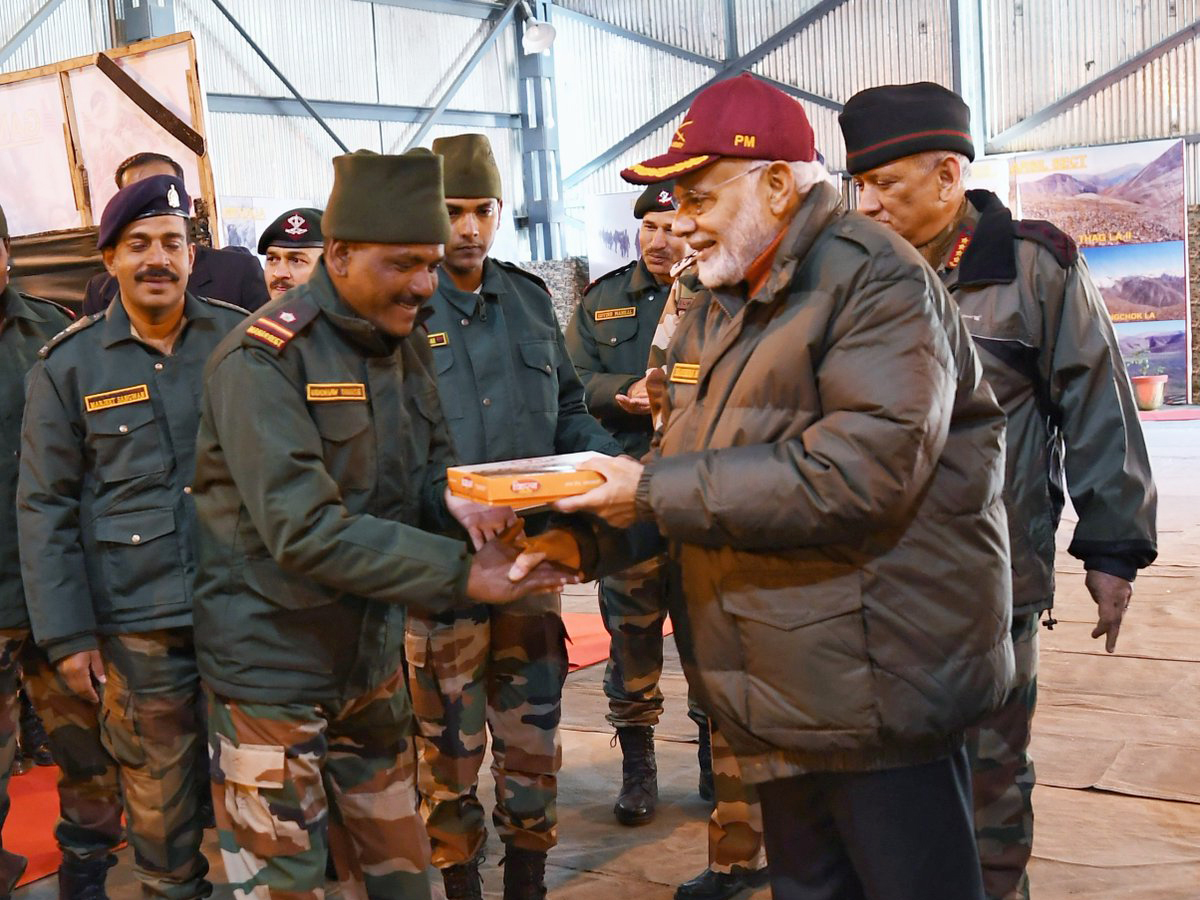 PM Shri Narendra Modi performs puja at Kedarnath Temple Photo Gallery - Sakshi10