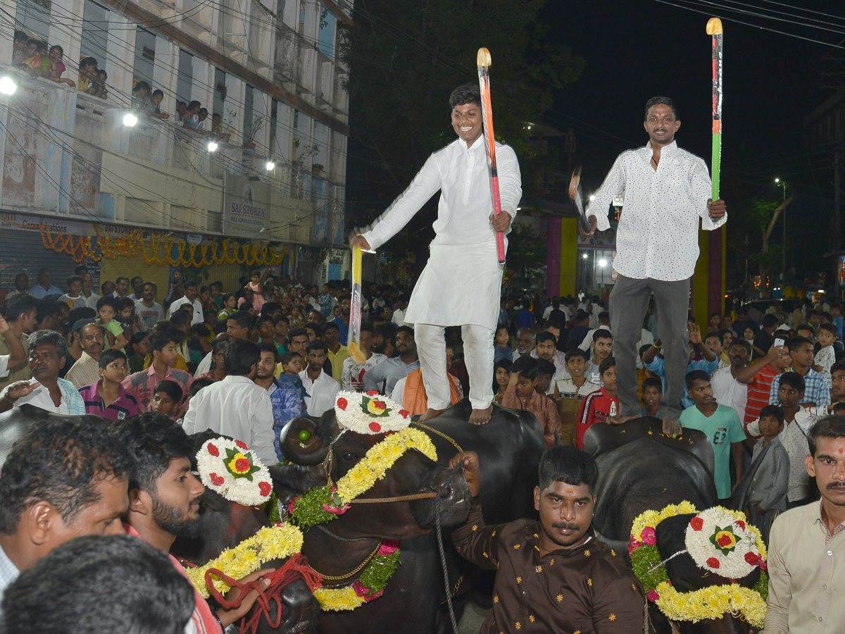 sadhar festival celebrations Photo Gallery - Sakshi1