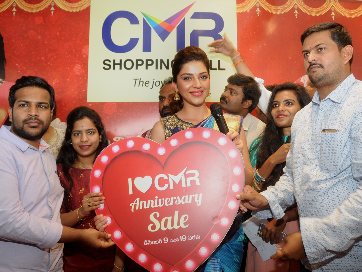 Mehreen Pirzada at CMR Shopping Mall Opening Photo gallery - Sakshi10