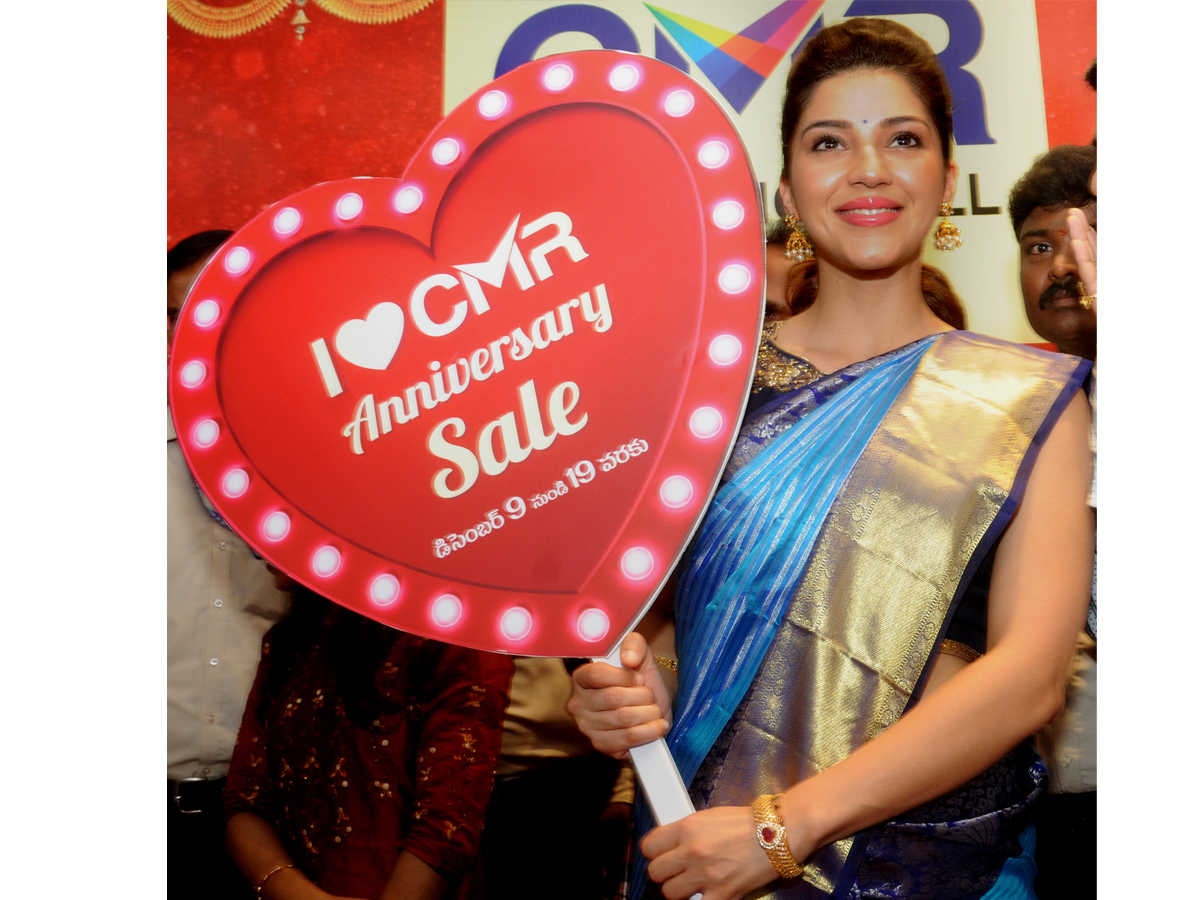 Mehreen Pirzada at CMR Shopping Mall Opening Photo gallery - Sakshi9