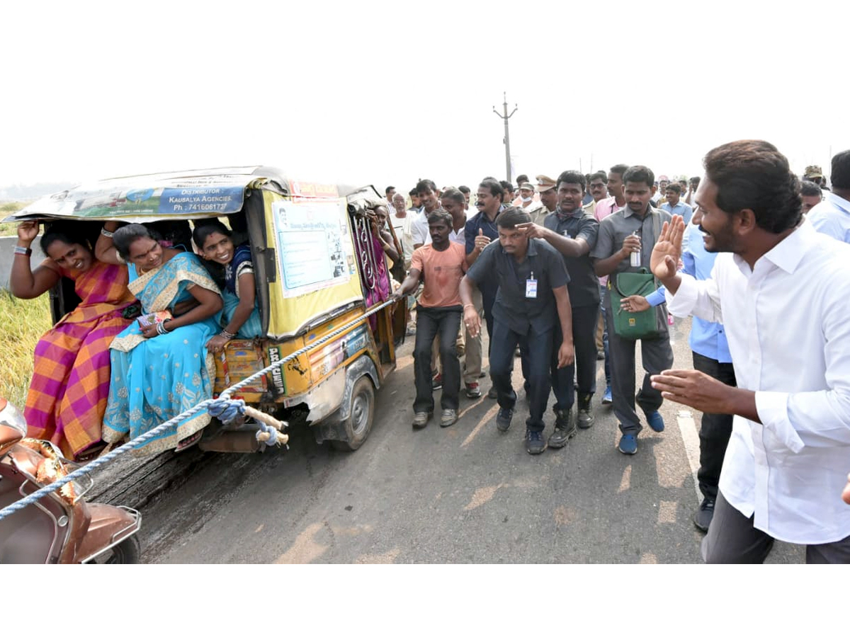 YS Jagan PrajaSankalpaYatra Day 318th Photo Gallery - Sakshi20