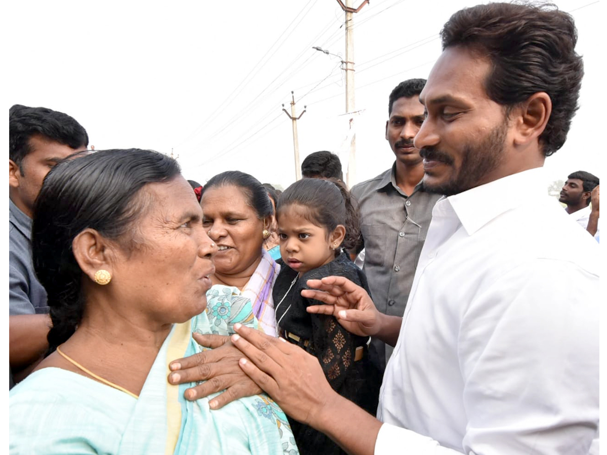 YS Jagan PrajaSankalpaYatra Day 318th Photo Gallery - Sakshi21