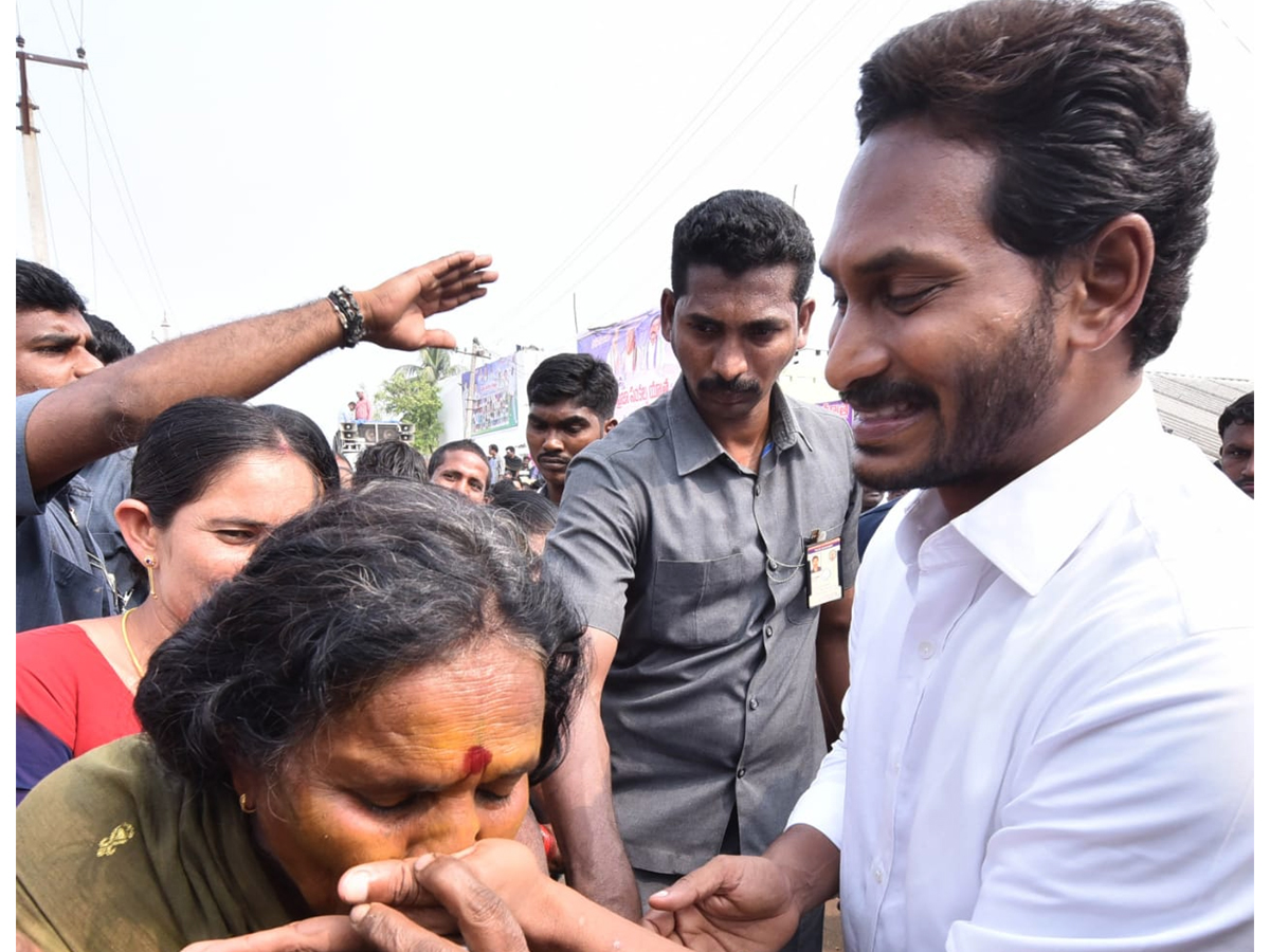 YS Jagan PrajaSankalpaYatra Day 318th Photo Gallery - Sakshi30